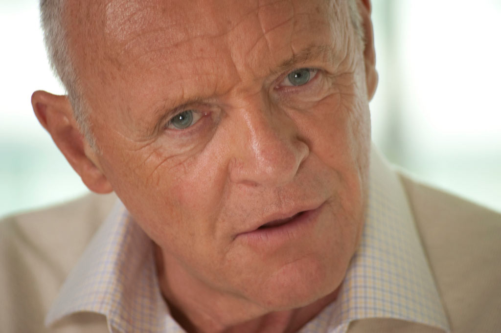 Anthony Hopkins dans Vous allez rencontrer un bel et sombre inconnu