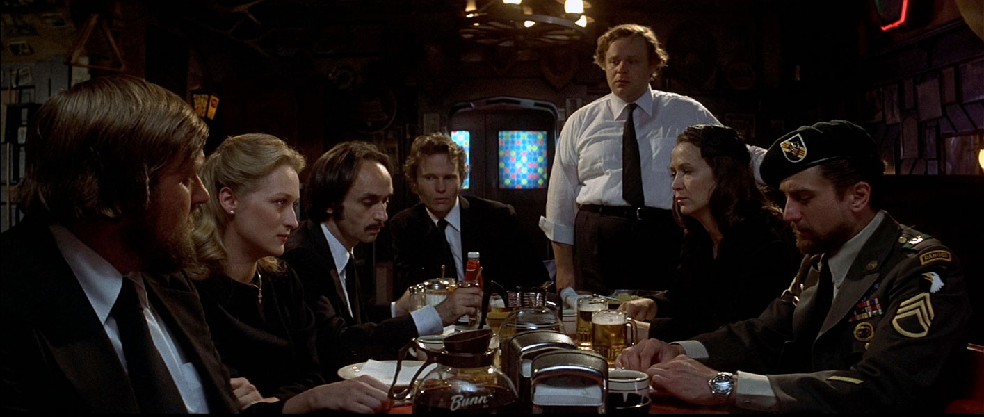 Robert De Niro, Christopher Walken, Meryl Streep, John Cazale, John Savage, Chuck Aspegren, Rutanya Alda dans Voyage au bout de l'enfer