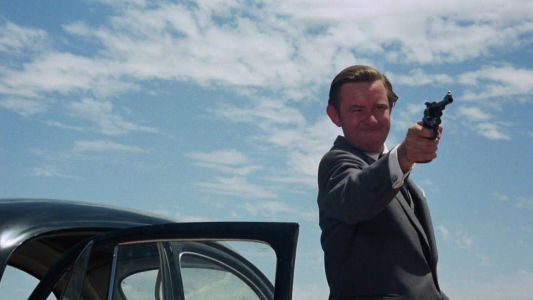 John Meillon dans Walkabout