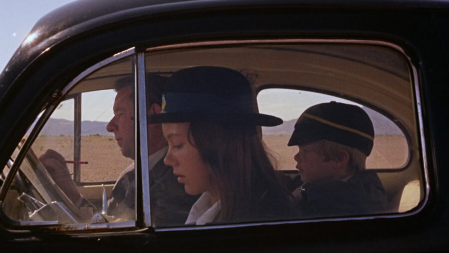 Afficher l'image Jenny Agutter, John Meillon, Luc Roeg