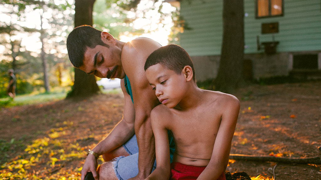 Evan Rosado, Raúl Castillo dans We the animals
